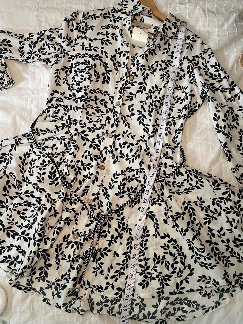NWT - INDULGE Black and White Long Sleeve Leaf-Print Shirt Dress with Belt - Picture 6 of 7